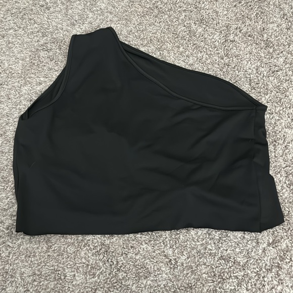 NWOT Bundle of three crop tops - Picture 11 of 16